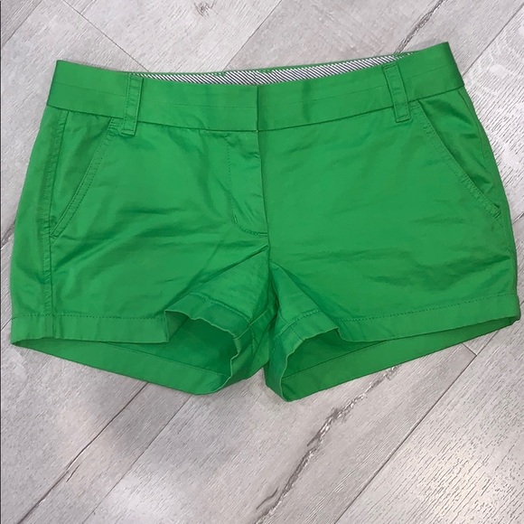 J. Crew Pants - J. CREW CHINO BROKEN IN SHORTS. SIZE 6.